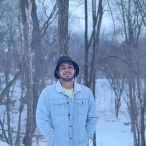 Meet your Posher, Yeison